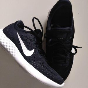 NIKE RUN EASY SIZE 8 WOMENS